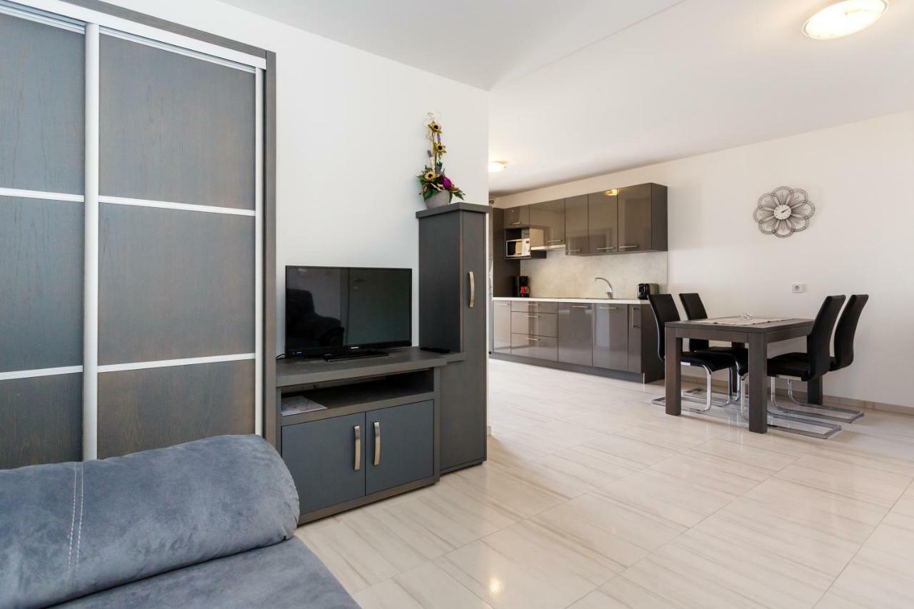 Villa Aria 1 Малинска Екстериор снимка
